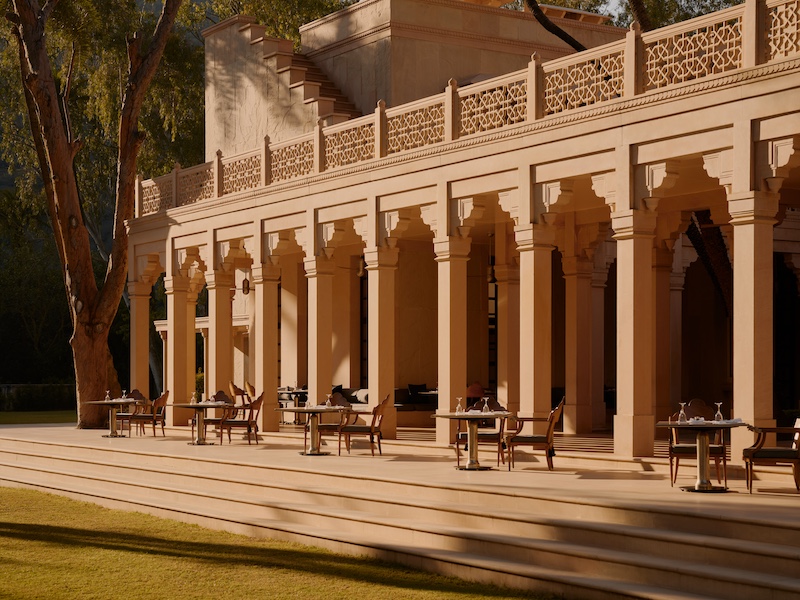 Celebrated-Architect-Ed-Tuttle-Reimagines-Amanbagh-Is-His-Contemporary-Architectural-Homage-To-Mughal-India-design-pataki-02