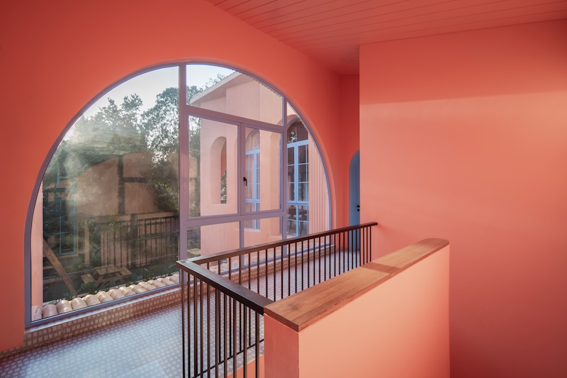 #DP-Exclusive -This-Goan-Villa-Designed-By-Jugal-Mistry-Is-Filled-With-Peachy-Pauses-And-Traditional-Twist-design-pataki-06