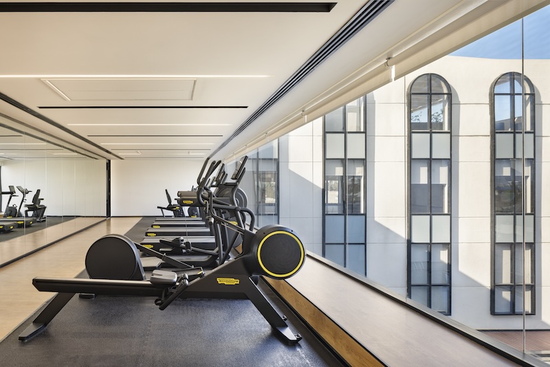 Elegant-Minimalism-Natural-Materials-And-Clean-Forms-A Light-filled-Clubhouse-in-Ghaziabad-Design-Pataki-06