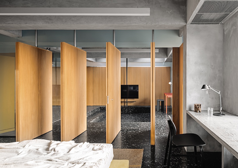 This-Brutalist-Penthouse-In-Surat-Is-An-Overlay-Of-Exposed-Beams-And-Curved-Concrete-Walls-Across-6,700-Sq.-Ft.-design-pataki-07