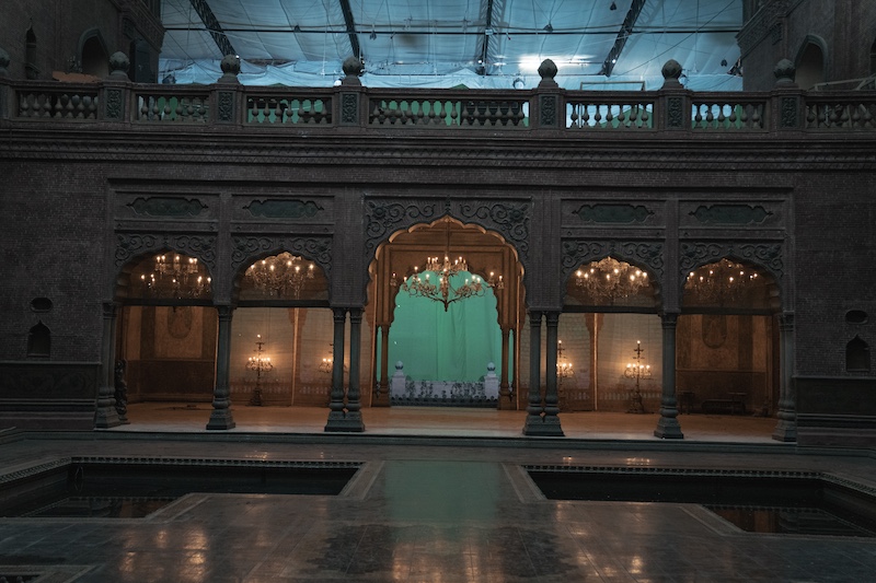 On-The-Sets-Of-Heeramandi--Everything-You-Need-to-Know-About-Sanjay-Leela-Bhansali's-Largest-Set-Production-Design-Pataki-05