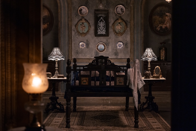 On-The-Sets-Of-Heeramandi--Everything-You-Need-to-Know-About-Sanjay-Leela-Bhansali's-Largest-Set-Production-Design-Pataki-07