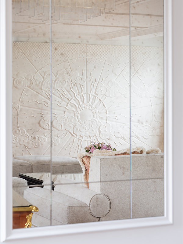 Signature Honeymoon Suite remodelled with modern design elements (Image Credit: Le Bristol Paris)