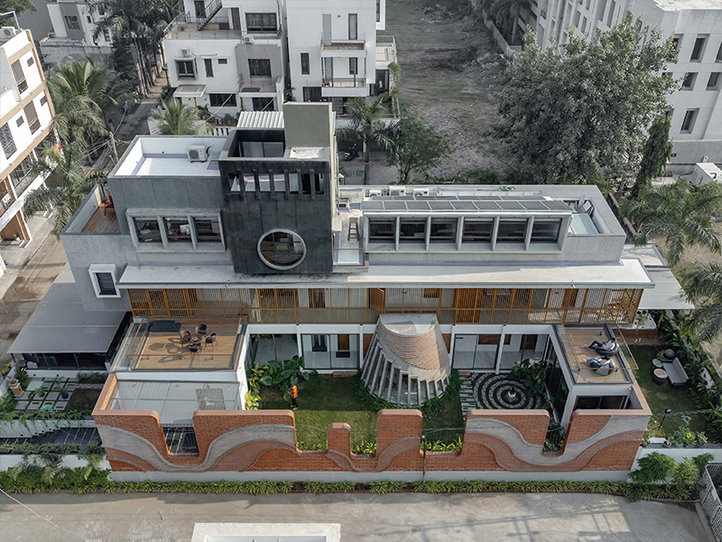 The facade, with its curves, pays homage to the craftsmanship prevalent in the country. (Image Credits: Pratik Chandresa)
