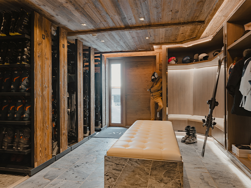 For first-timers on the slopes, a private concierge can arrange an exclusive shopping experience at the in-house ski store, ensuring you find the perfect gear. Image Credit: Ultima Hotel Courchevel ) 