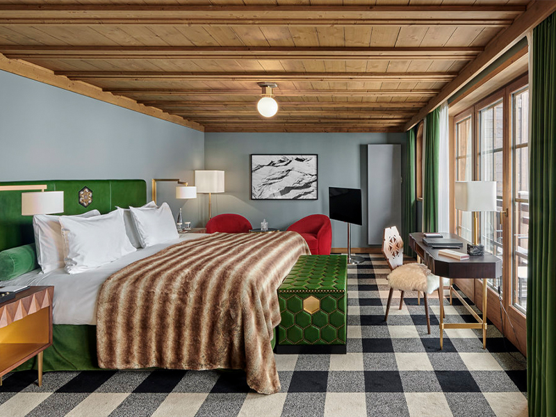 The interiors of L'Apogée Courchevel are a blend of traditional and modern design elements. (Image Credit: L’Apogee)