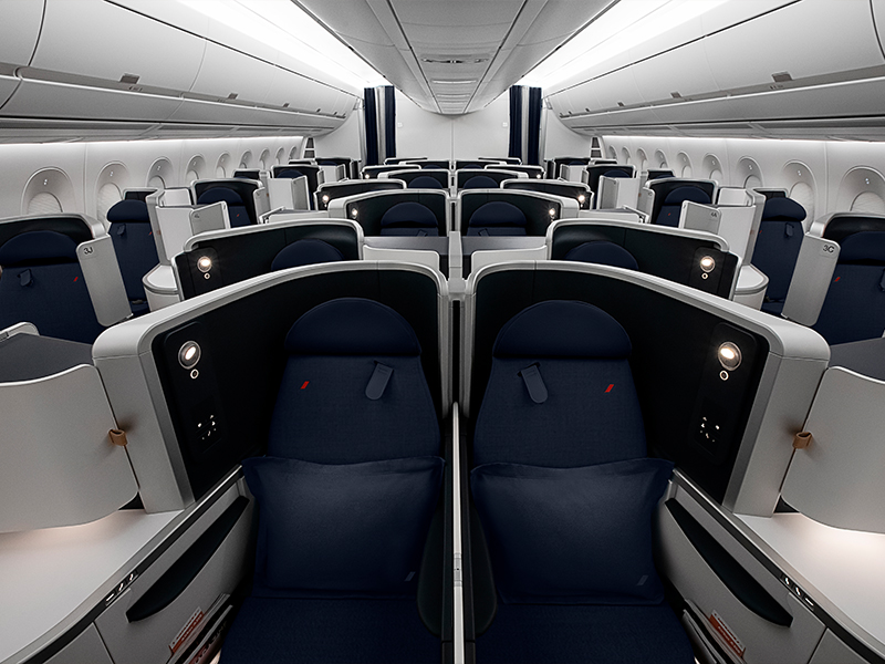 Air France’s long-haul aircraft, especially the newer Airbus A350 and Boeing 787 Dreamliner, boast cosy, fully lie-flat beds in a 1-2-1 configuration. (Image Credit: Air France)