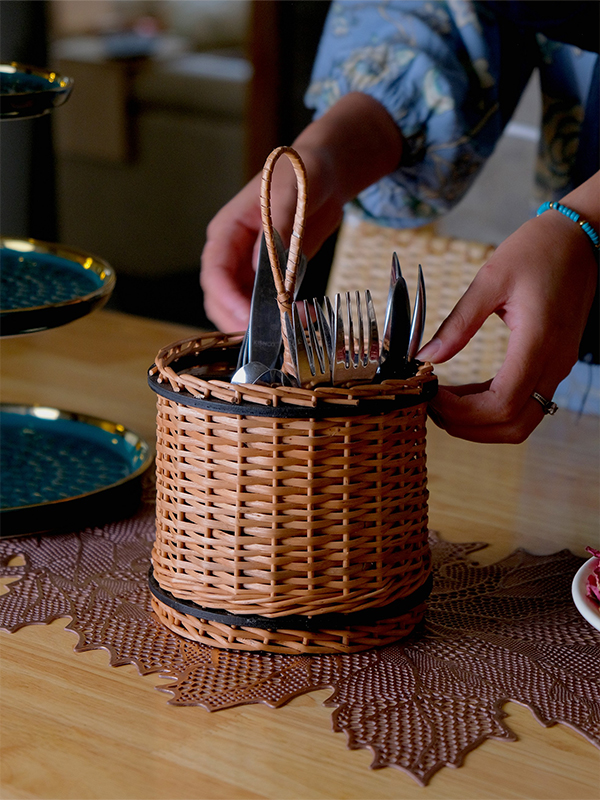 The Cutlery Caddy’s indigenous design is sparking interest in eco-conscious living and cultural traditions of Kashmir. (Image Credits: Studio Kilab) 