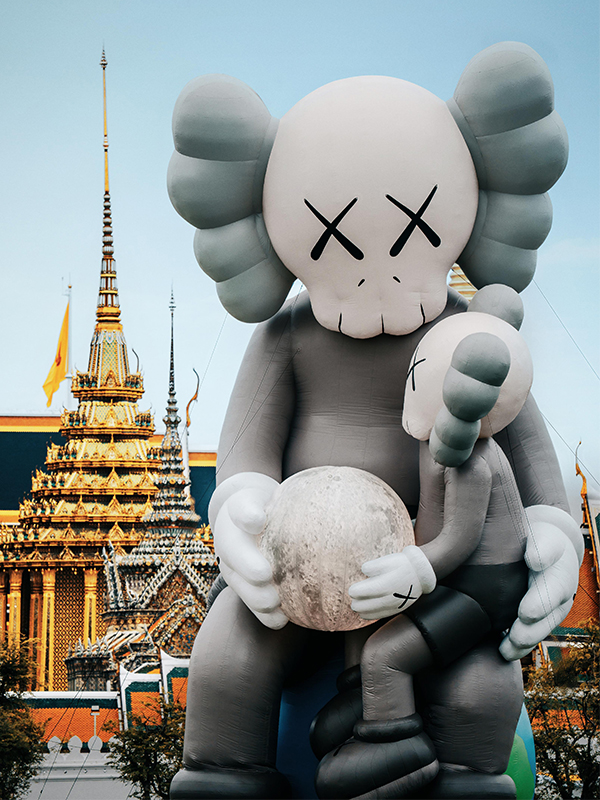 KAW: HOLIDAY in Sanam Luang, Bangkok, Thailand, reflects the passing of knowledge, care, and values across generations—bridging the past, present, and future in a single, powerful gesture.