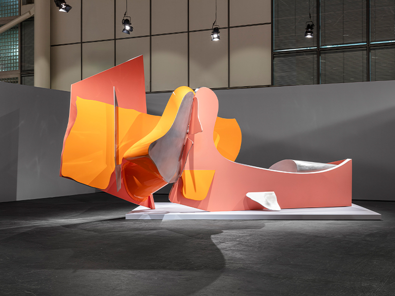 Installation view of ‘Midnight’ by Arlene Shechet, Painted Aluminium, 2024 (Image Credits: Sebastiano Pellion de Persano, Arlene Shechet)