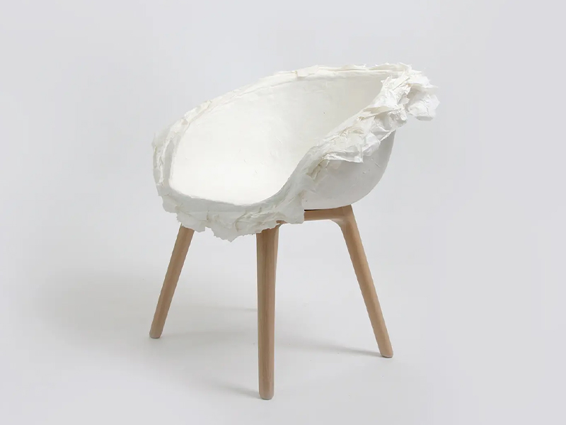 The ‘Piao II’ paper chair by Christoph John and Jovana Zhang offers a refined reinterpretation of two iconic Chinese crafts—oil-paper umbrellas and lanterns, which blends cultural heritage with contemporary design sensibility. (Image Credits: Design Shanghai) 