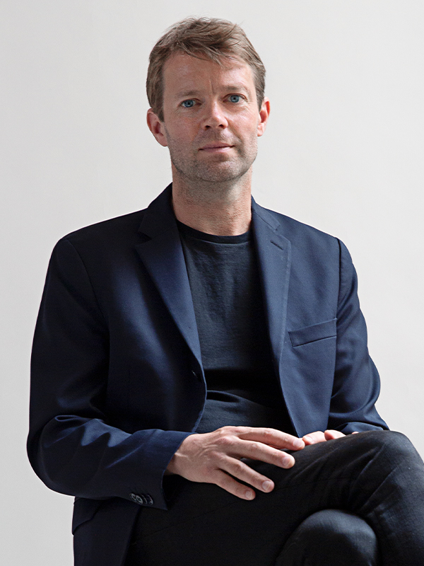 Portrait of Bas Smets (Image credits: Bureau Bas Smets, Courtesy of Jade Quintin) 