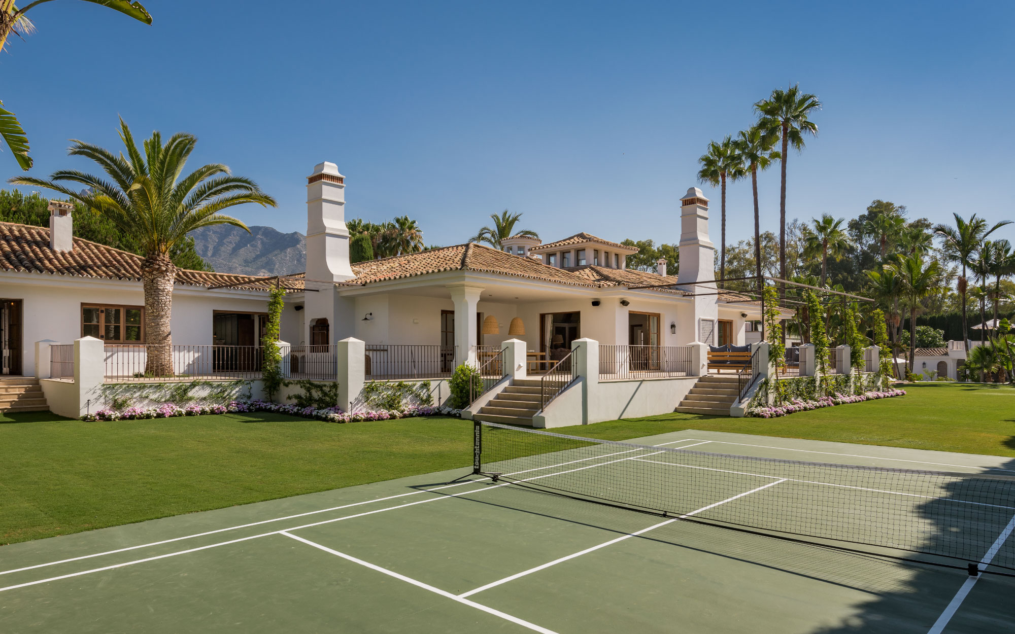 The villa combines striking modern architecture with an atmosphere of understated elegance. (Image credits: Mandarin Oriental Exceptional Homes)